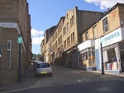 1 Bed Flat, Bond Sreet, WF13