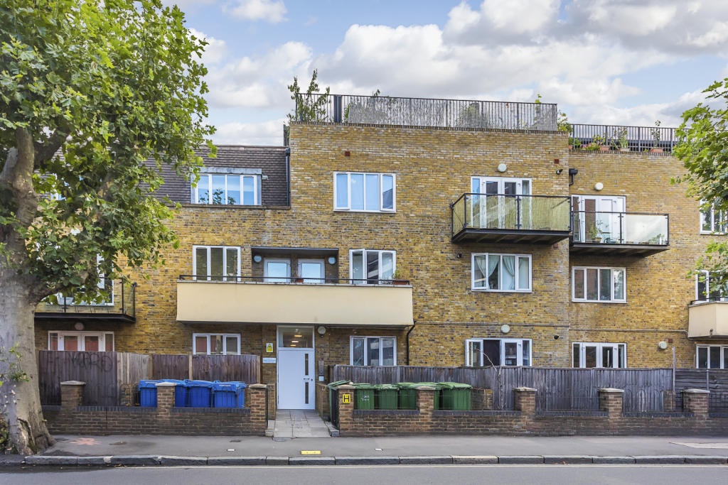 3 Bed Flat, Nemus Apartments, SE8 photo 5