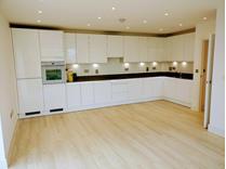 2 Bed Flat, Lakeside Drive, NW10