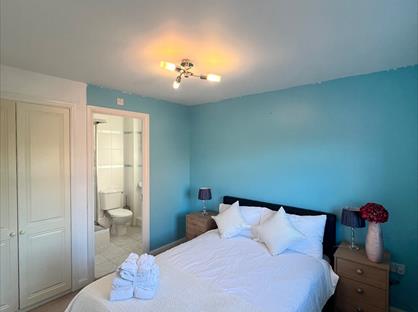 Room in a Shared House, Withering Road, SN1