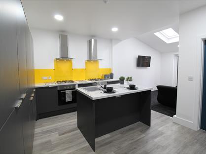 Room in a Shared House, Edge Lane, M43