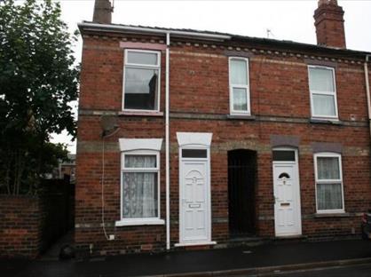 2 Bed Terraced House, Thesiger Street, LN5