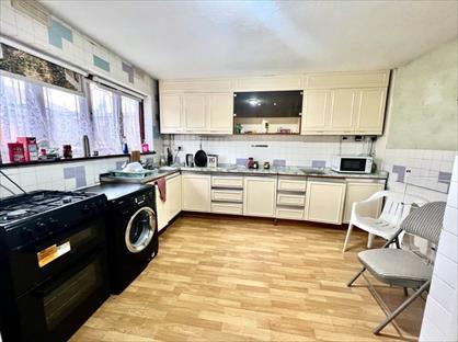 3 Bed Terraced House, Muggeridge Road, RM10