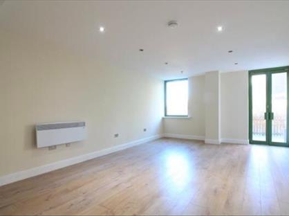 1 Bed Flat, Bellvue Court, TW3