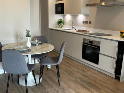 2 Bed Flat, The Glass House, HU1