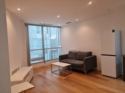1 Bed Flat, Trinity Square, TW3