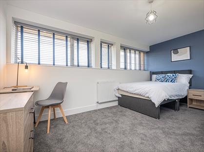 Room in a Shared House, Albain Crescent, TW15