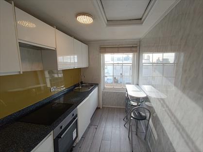 2 Bed Flat, Portland Place, BN2