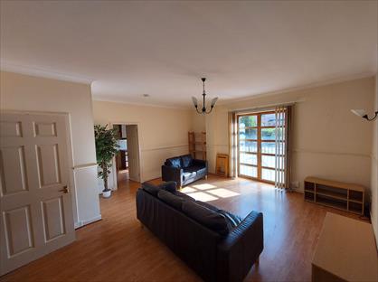 2 Bed Flat, Trades Lane, DD1