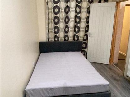 Room in a Shared House, Homefield Gardens, CR4