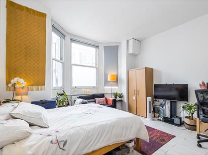 Studio Flat, Ref: 582 111/49 Warwick Road, SW5