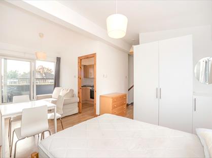 Studio Flat, St Donatts Rd, SE14
