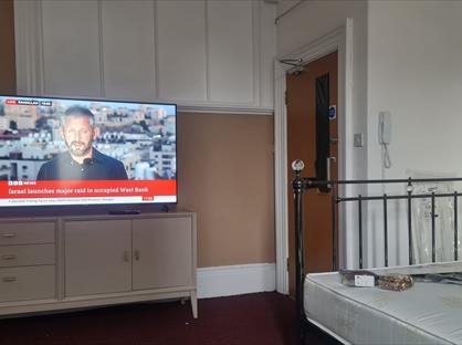 Studio Flat, Bond Sreet, WF17