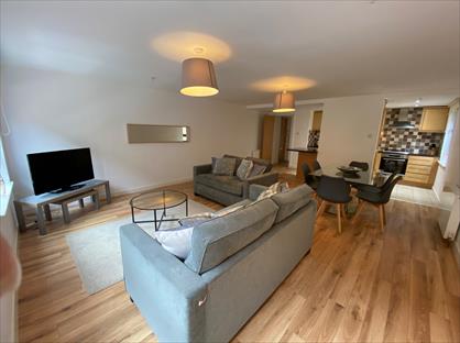 2 Bed Flat, Kent Road, G3