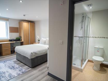 Room in a Shared Flat, St. Helens Road, L39