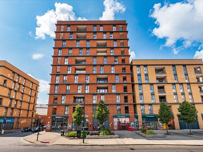 2 Bed Flat, Charlotte House, SM1