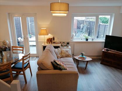 Room in a Shared House, Cedar Court Road, GL53