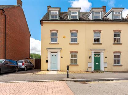 4 Bed Semi-Detached House, Longacres, CF31