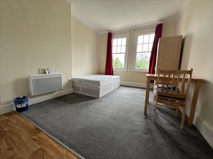 Bedsit, Wolverton Ave, KT2