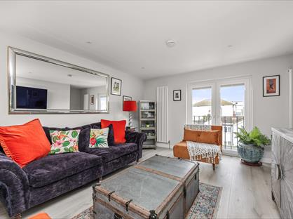 3 Bed Terraced House, Kew Street, BN1