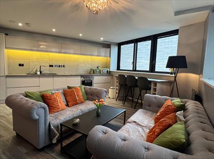 2 Bed Flat, Mann Island, L3