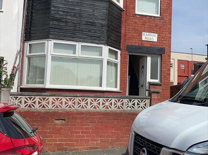2 Bed End Terrace, Karnac Road, LS8