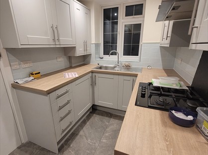 1 Bed Flat, Lannas Lane, KT10