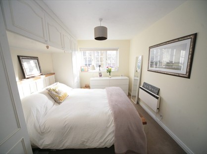 2 Bed Flat, Selhurst Close, SW19