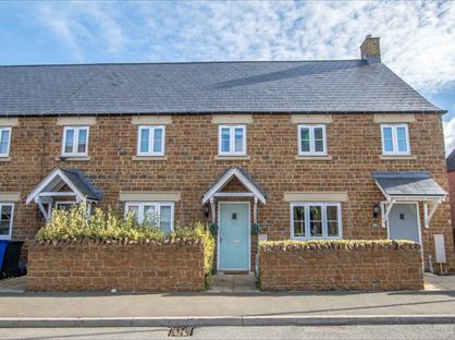 2 Bed Terraced House, Millers Way, OX17