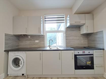 4 Bed Flat, St. Pauls Road, N17