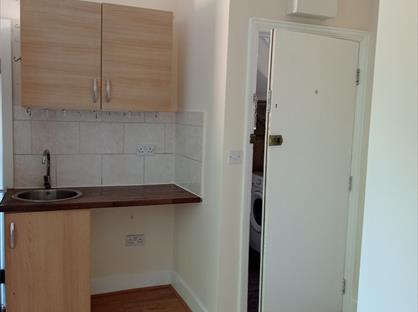 Studio Flat, Willan Road, N17