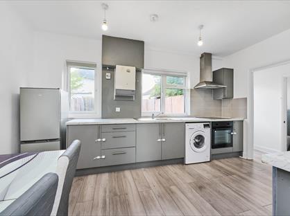 3 Bed Semi-Detached House, Leafy Oak Road, SE12