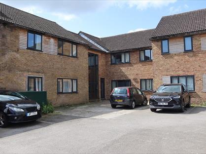 2 Bed Flat, Stratton Road, SN1