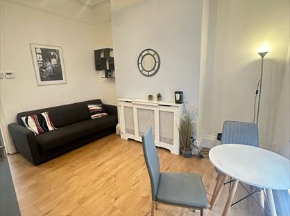 1 Bed Flat, Holbeck, LS11