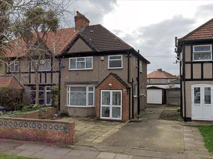 3 Bed Semi-Detached House, Gresham Road, TW3