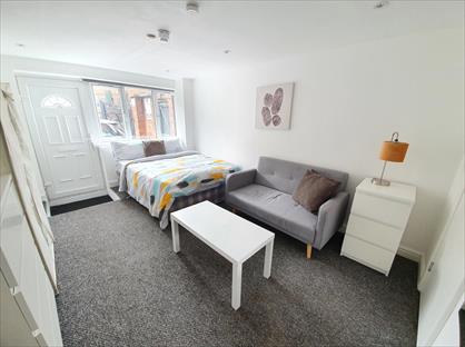 Studio Flat, Lichfield Street, WS1