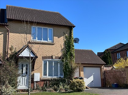 3 Bed Semi-Detached House, Wadhurst Lane, MK7
