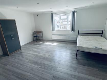 Studio Flat, West St, BN1