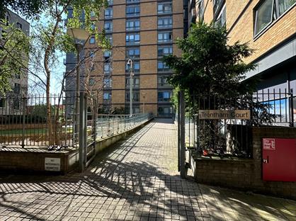 2 Bed Flat, Trentham Court, W3