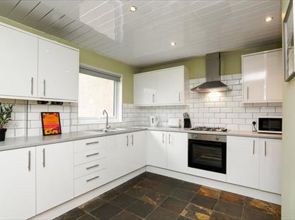 3 Bed Terraced House, Piper Drive, KY7