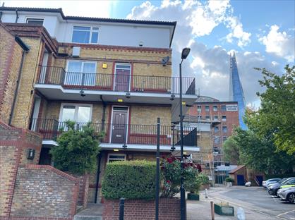 2 Bed Flat, Whites Grounds Estate, SE1