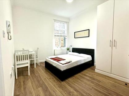 Studio Flat, West Hendon Broadway, NW9