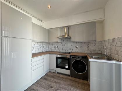 2 Bed End Terrace, Grantham Street, L6
