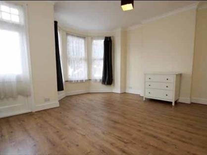 3 Bed Semi-Detached House, Arcadian Gardens, N22