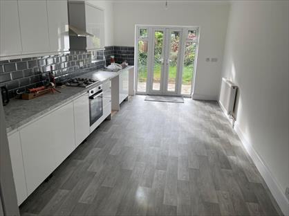 4 Bed Detached House, Bournemouth Park Road, SS2