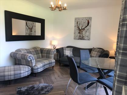 2 Bed Flat, Carrick Knowe Avenue, EH12