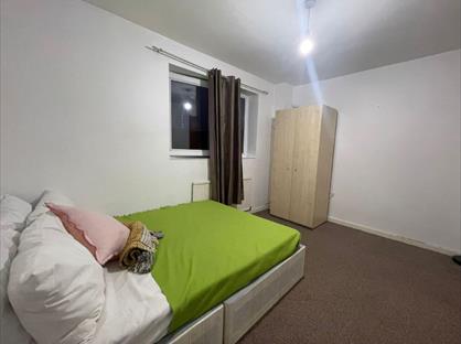 Room in a Shared House, Ivy Road, E16