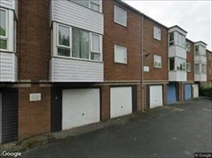 Bedsit, Clifford Court, WF5