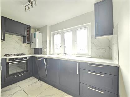 3 Bed Terraced House, Cranwich Road, N16