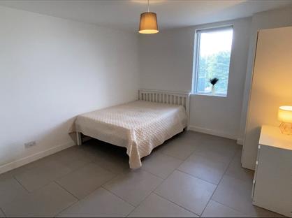 Room in a Shared Flat, St. Rule Street, SW8